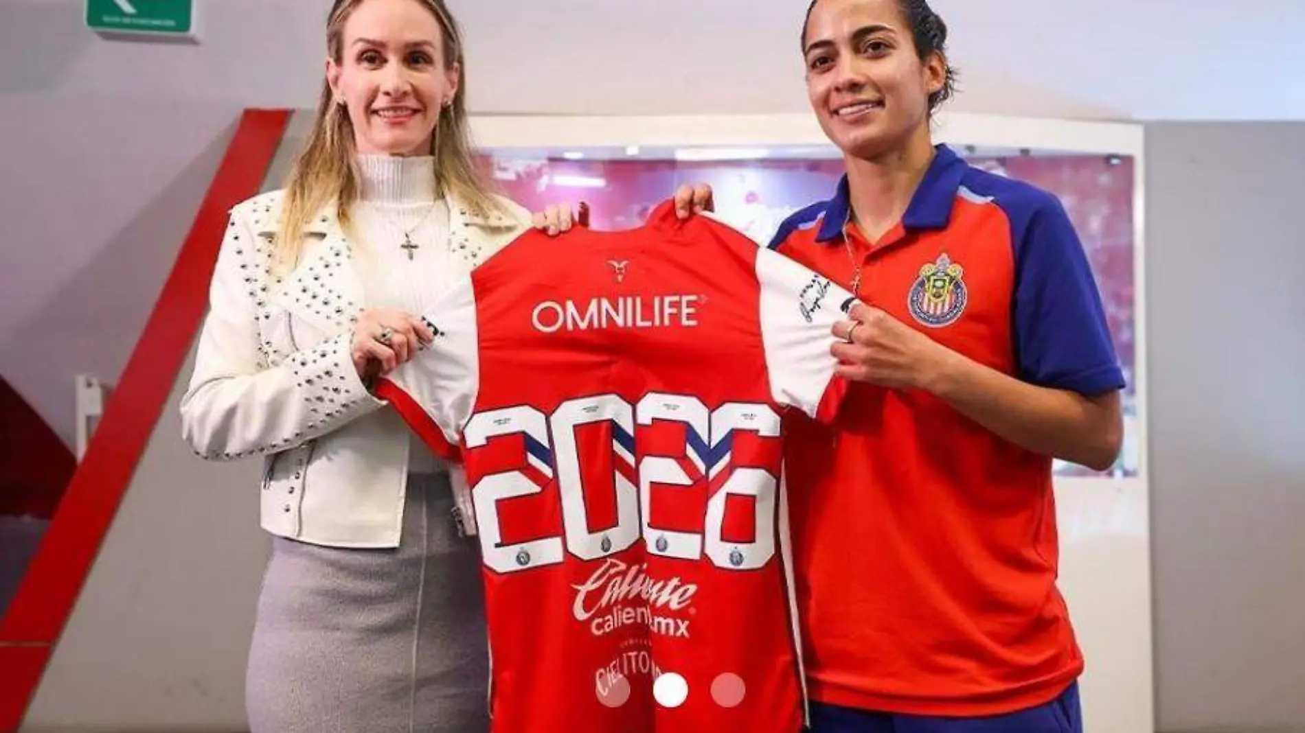 Caro Jaramillo renueva su contrato con Chivas